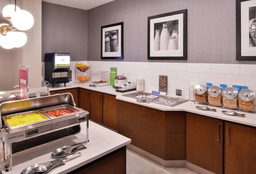בית מלון כפרי Hampton Inn & Suites Legacy Parkfrisco