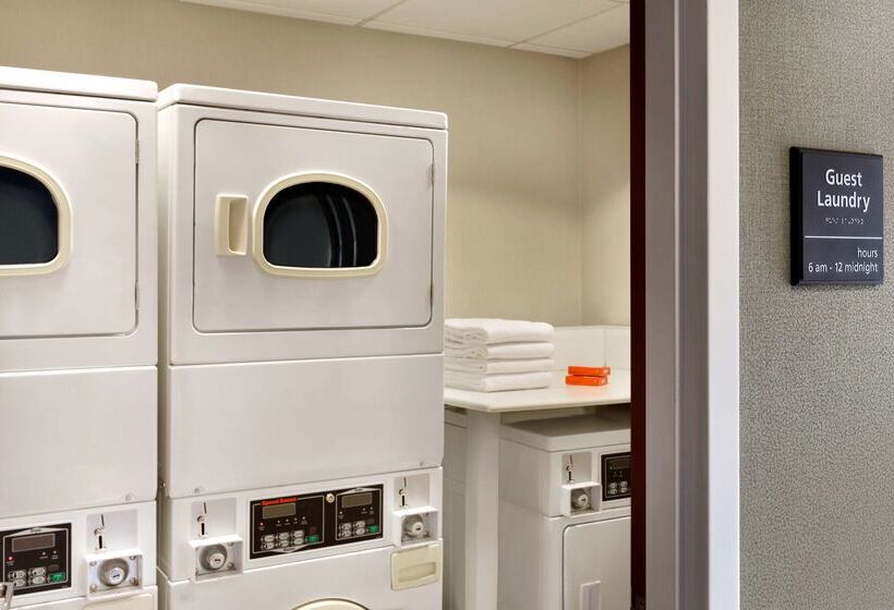 فندق Hampton Inn & Suites Manchesterbedford