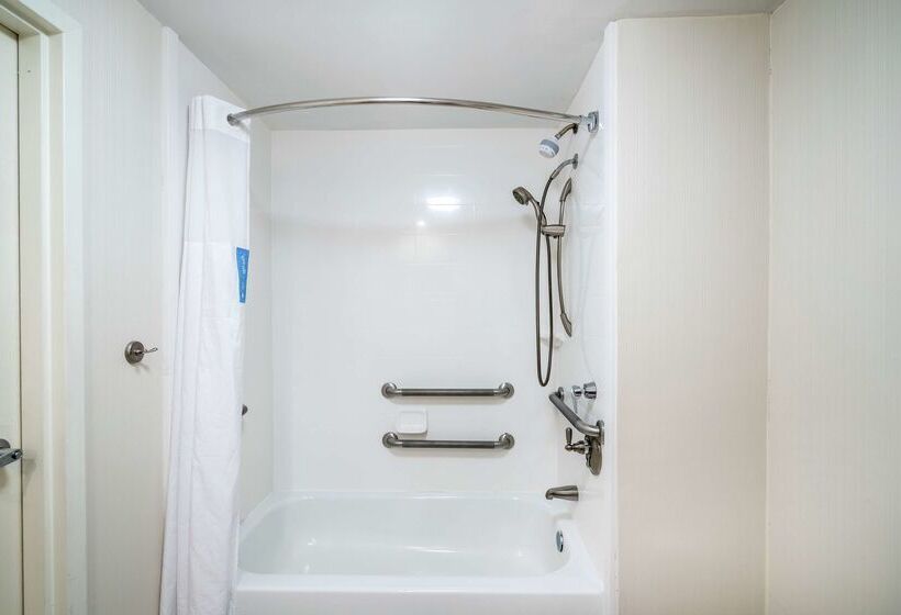 Отель Hampton Inn & Suites Mooresville/lake Norman