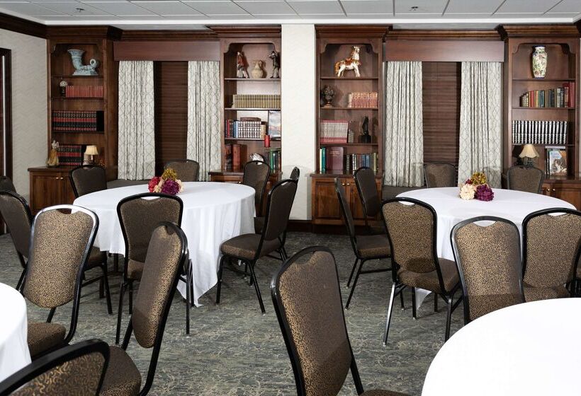 هتل Hampton Inn & Suites Nashvillegreen Hills