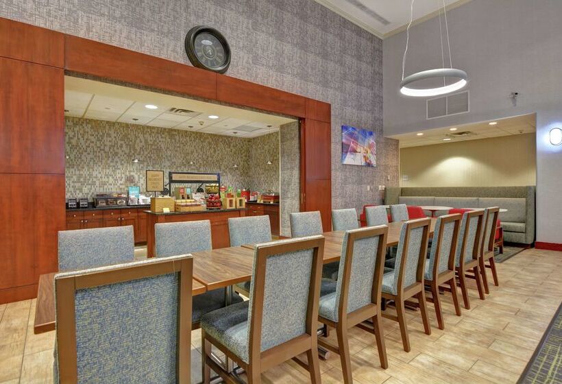 בית מלון כפרי Hampton Inn & Suites Newark Harrison Riverwalk