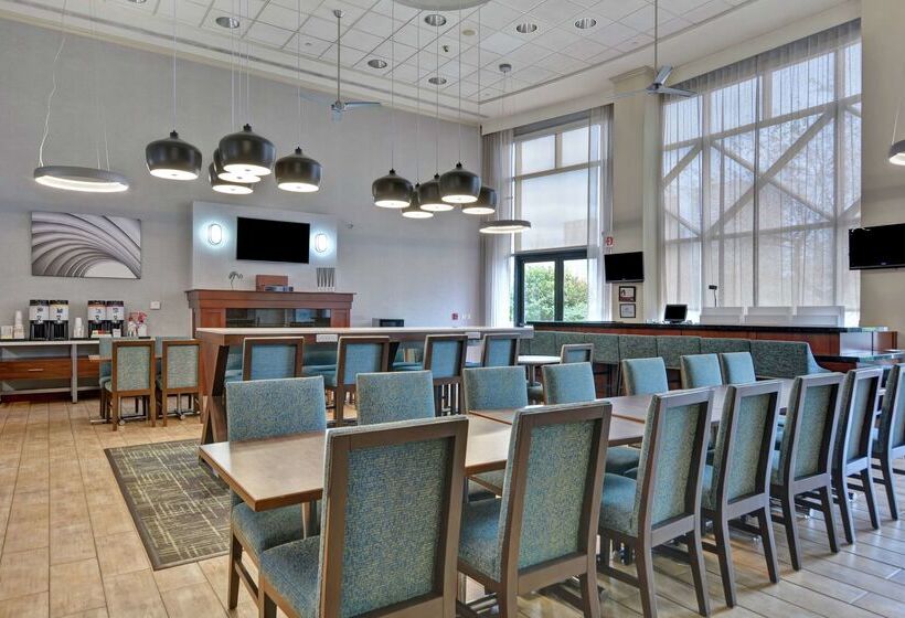 בית מלון כפרי Hampton Inn & Suites Newark Harrison Riverwalk