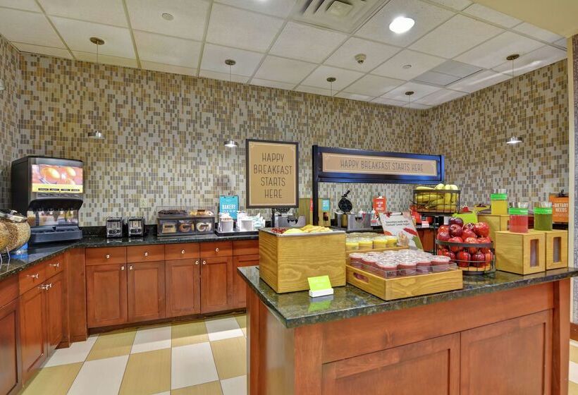 בית מלון כפרי Hampton Inn & Suites Newark Harrison Riverwalk