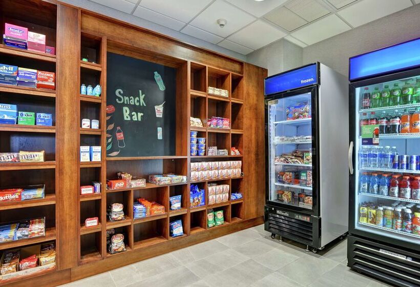 בית מלון כפרי Hampton Inn & Suites Newark Harrison Riverwalk