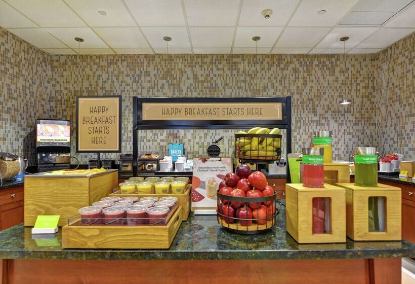 בית מלון כפרי Hampton Inn & Suites Newark Harrison Riverwalk