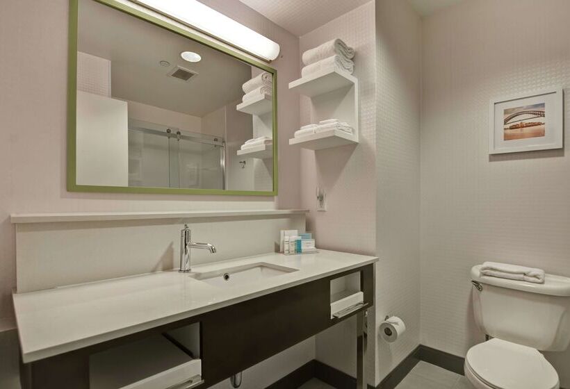 בית מלון כפרי Hampton Inn & Suites Newark Harrison Riverwalk