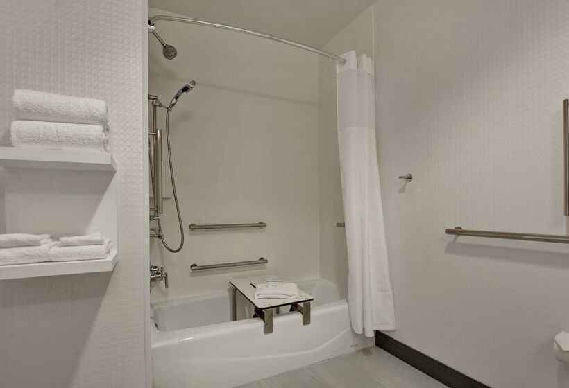 בית מלון כפרי Hampton Inn & Suites Newark Harrison Riverwalk