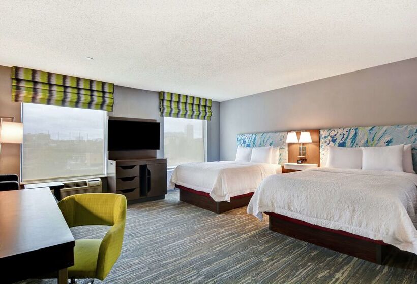 בית מלון כפרי Hampton Inn & Suites Newark Harrison Riverwalk