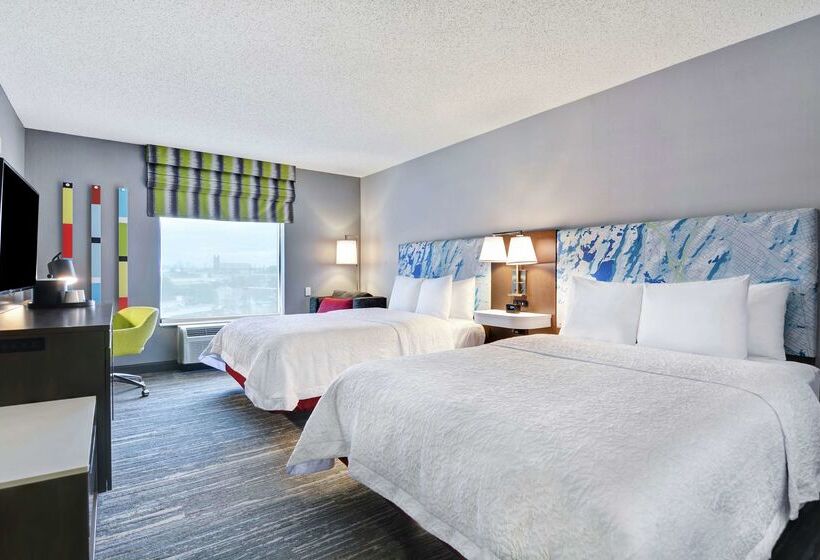 בית מלון כפרי Hampton Inn & Suites Newark Harrison Riverwalk