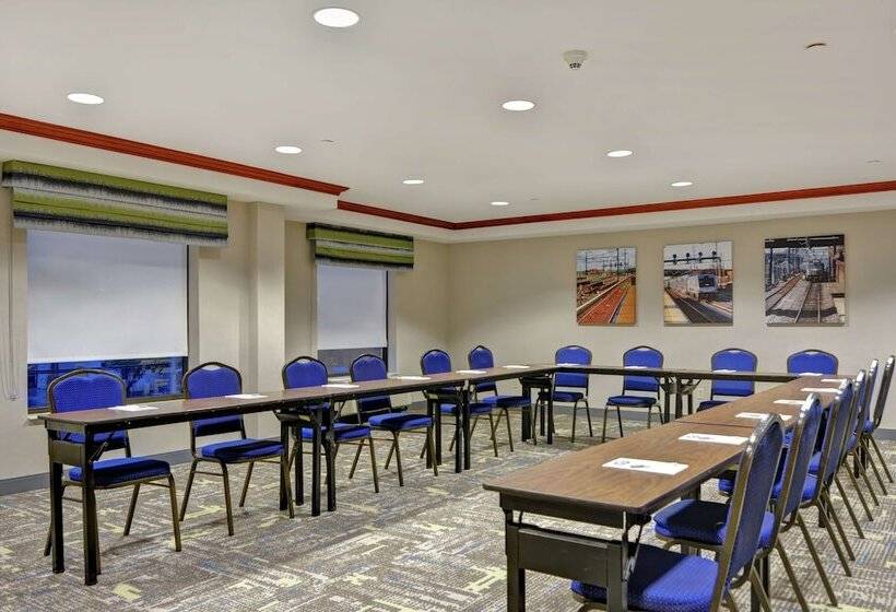 בית מלון כפרי Hampton Inn & Suites Newark Harrison Riverwalk