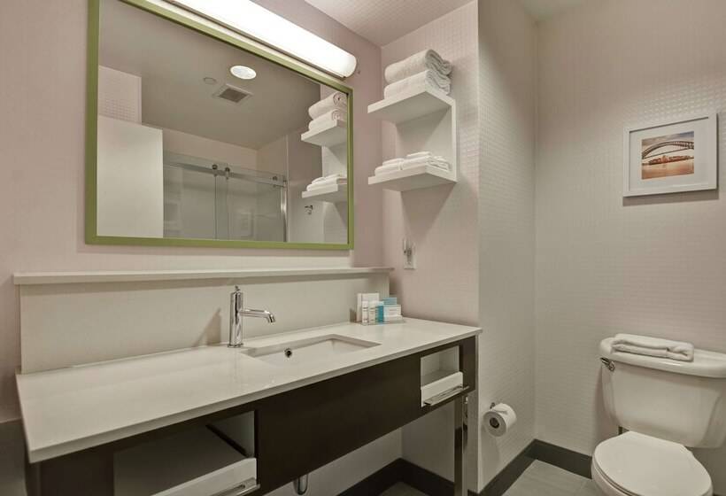 בית מלון כפרי Hampton Inn & Suites Newark Harrison Riverwalk