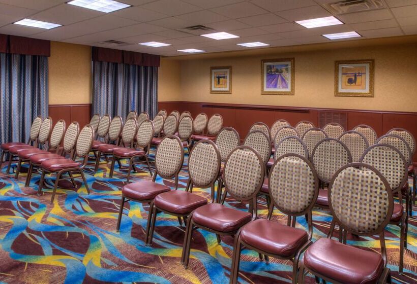 فندق Hampton Inn & Suites Ontario