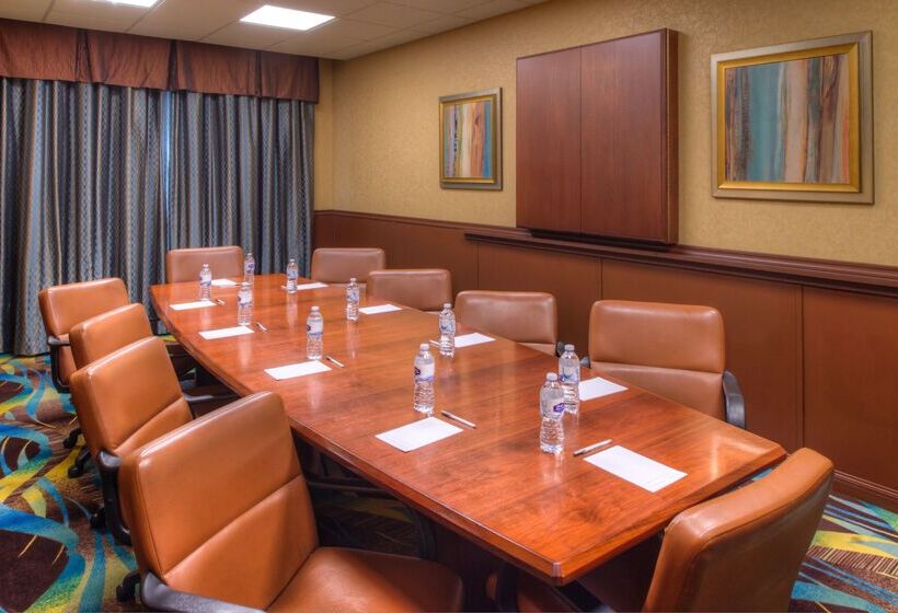 فندق Hampton Inn & Suites Ontario