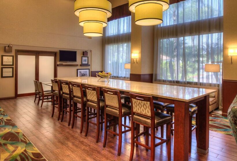 فندق Hampton Inn & Suites Ontario