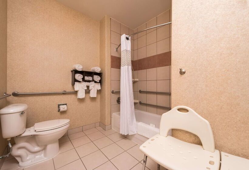 فندق Hampton Inn & Suites Ontario