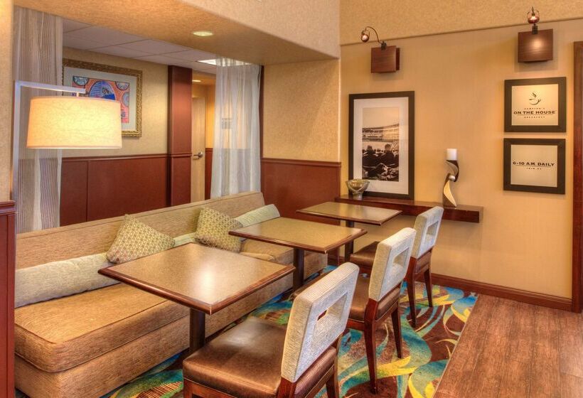 فندق Hampton Inn & Suites Ontario