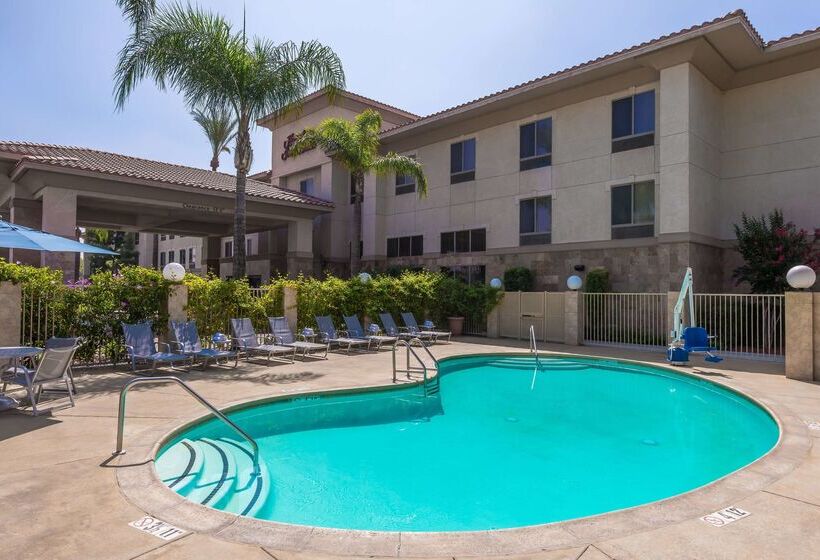 فندق Hampton Inn & Suites Ontario