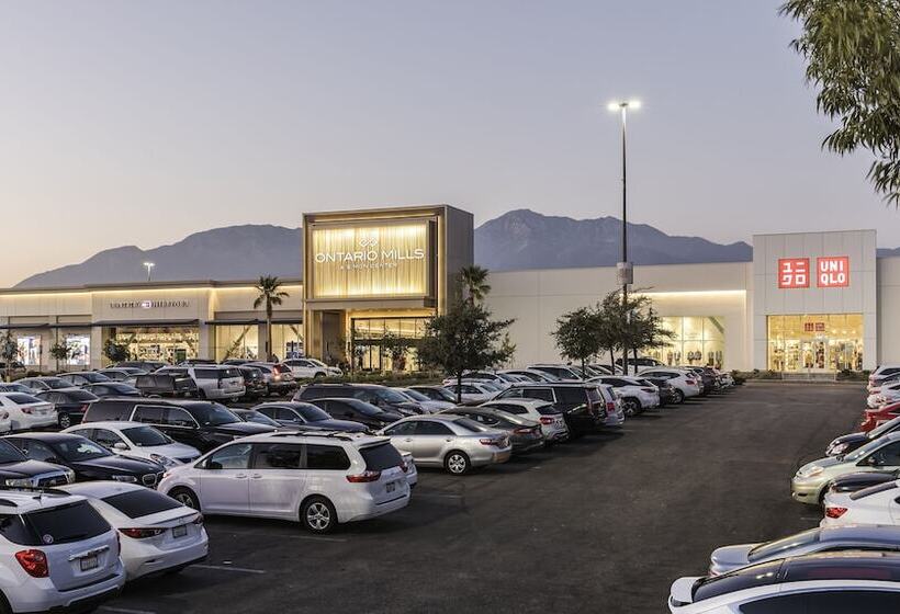 فندق Hampton Inn & Suites Ontario