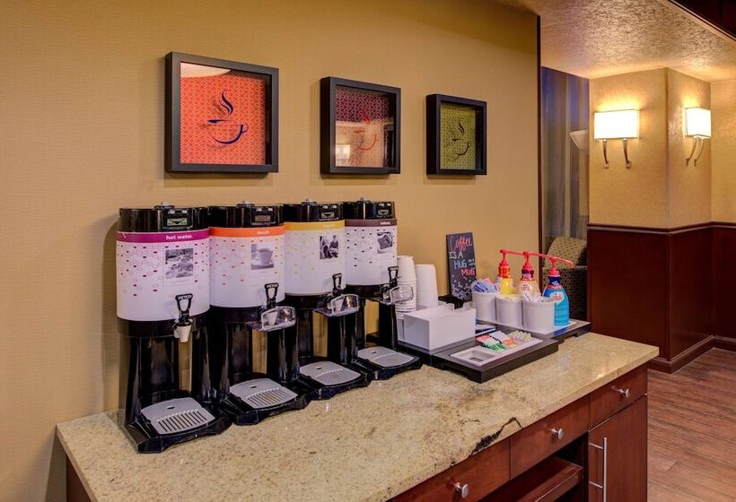 فندق Hampton Inn & Suites Ontario