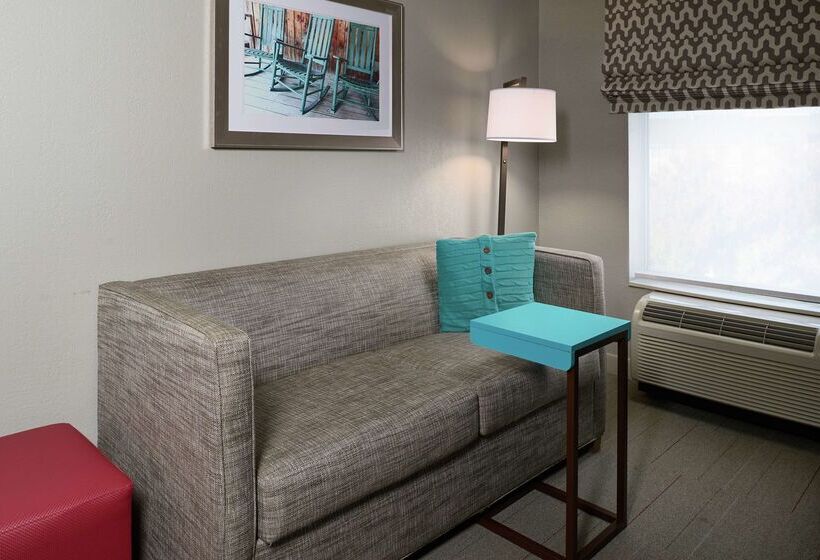 هتل Hampton Inn & Suites Oxfordanniston