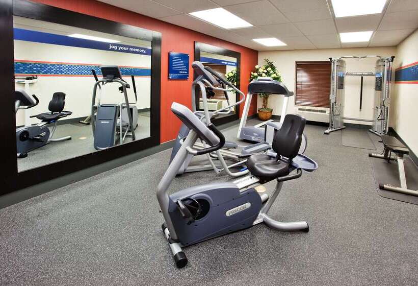 هتل Hampton Inn & Suites Oxfordanniston