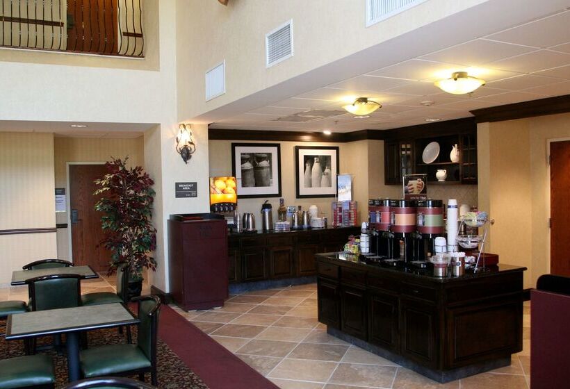 هتل Hampton Inn & Suites Oxfordanniston