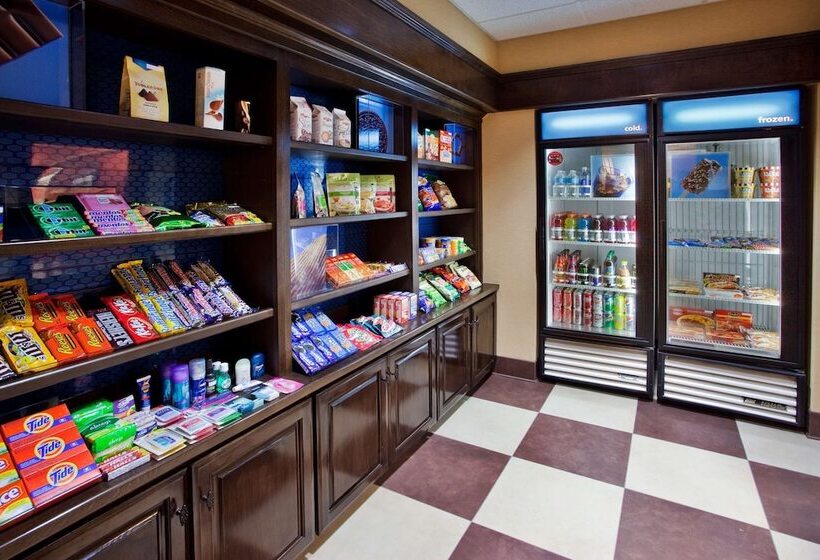 هتل Hampton Inn & Suites Oxfordanniston