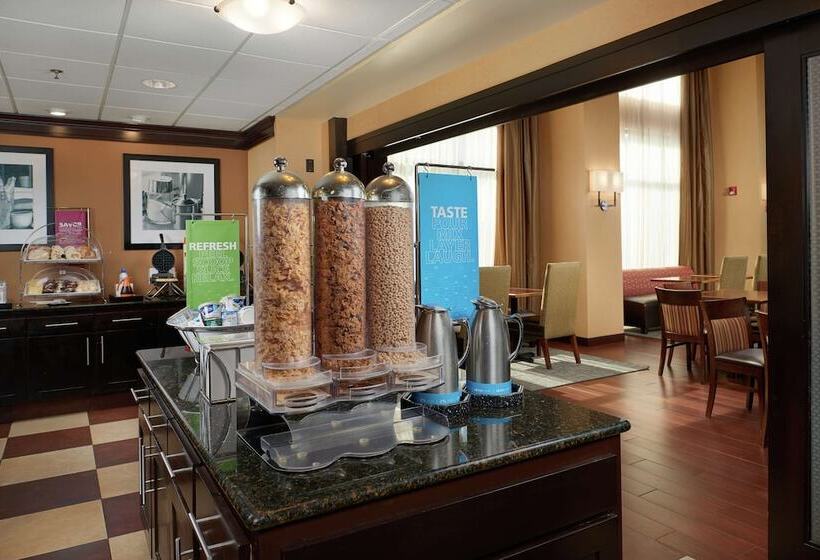 هتل Hampton Inn & Suites Oxfordanniston