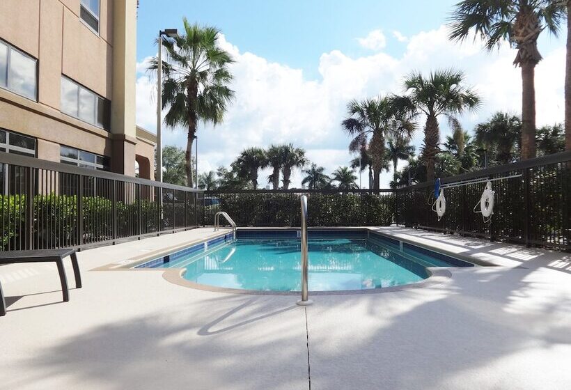 فندق Hampton Inn & Suites Port St. Lucie, West