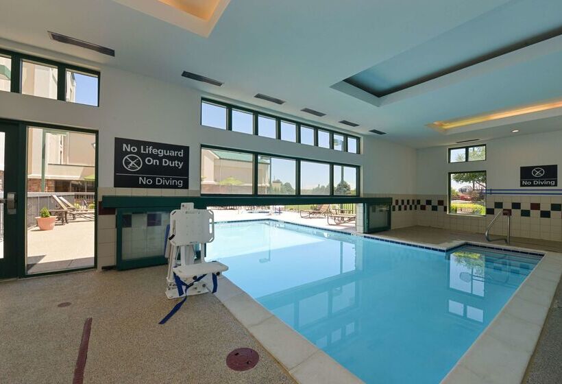 هتل Hampton Inn & Suites Pueblo  Southgate
