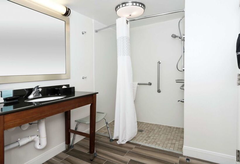 فندق Hampton Inn & Suites Raleigh Cary Lenovo Center