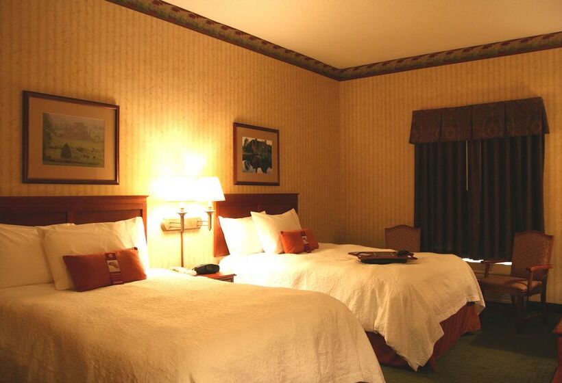 בית מלון כפרי Hampton Inn & Suites Scottsburg