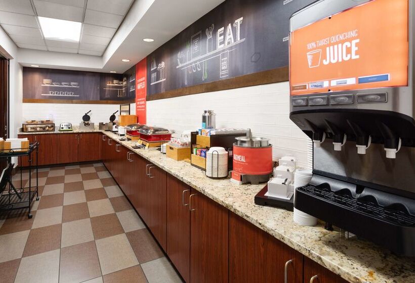 בית מלון כפרי Hampton Inn & Suites Scottsburg