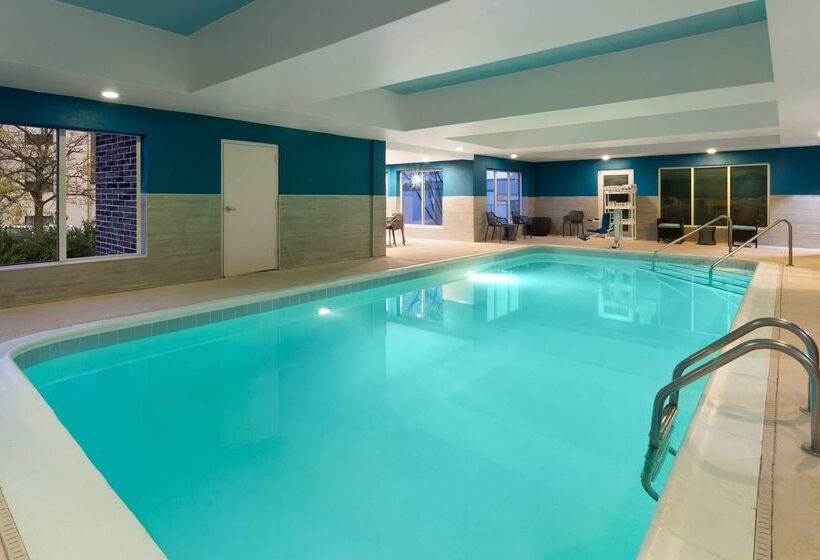 בית מלון כפרי Hampton Inn & Suites Scottsburg