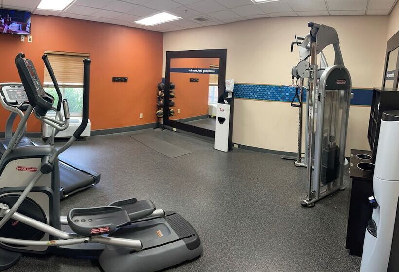 בית מלון כפרי Hampton Inn & Suites Scottsburg