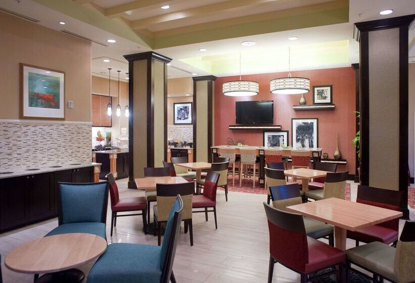 فندق Hampton Inn & Suites St. Petersburg/downtown
