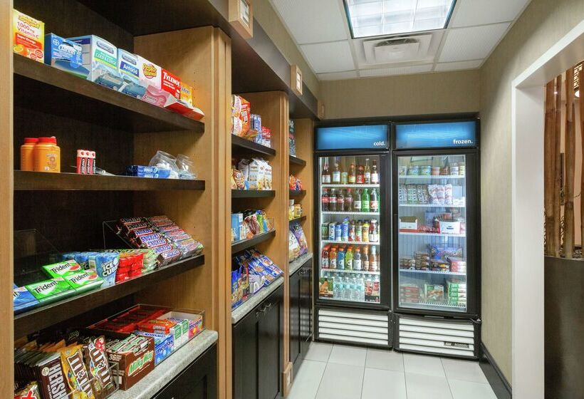 فندق Hampton Inn & Suites St. Petersburg/downtown