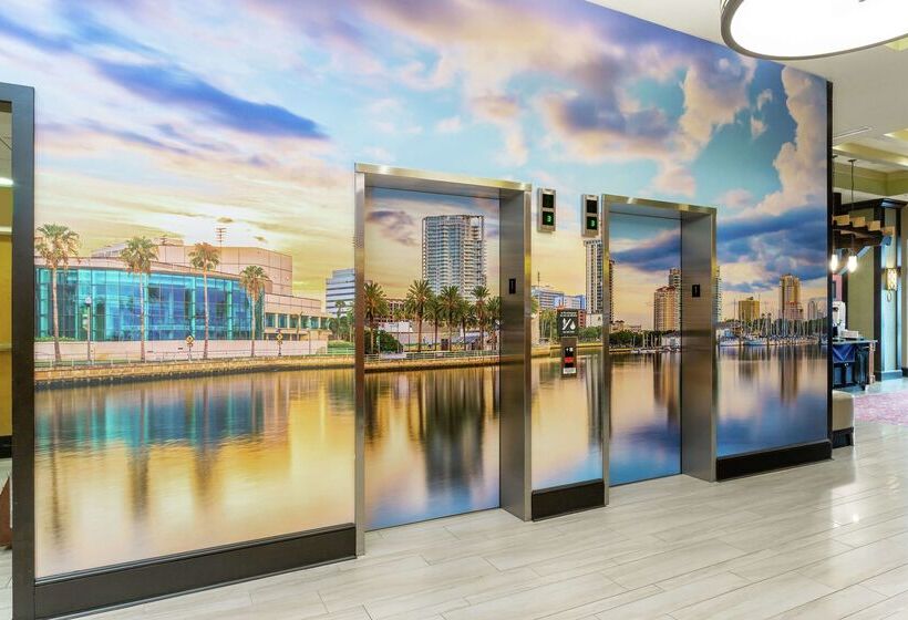 فندق Hampton Inn & Suites St. Petersburg/downtown