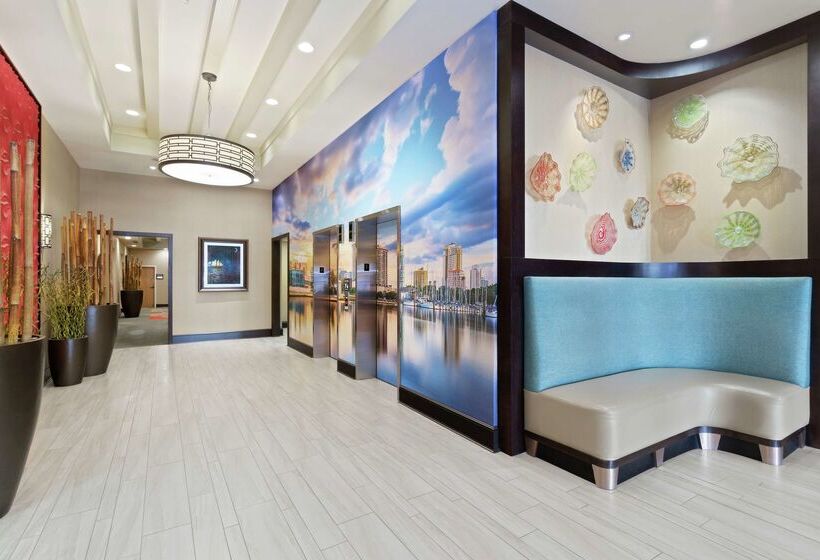 فندق Hampton Inn & Suites St. Petersburg/downtown