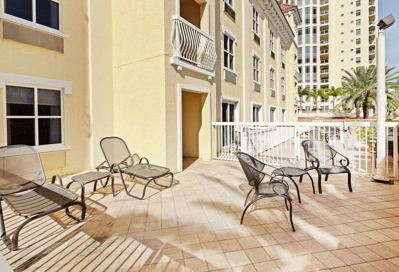 فندق Hampton Inn & Suites St. Petersburg/downtown