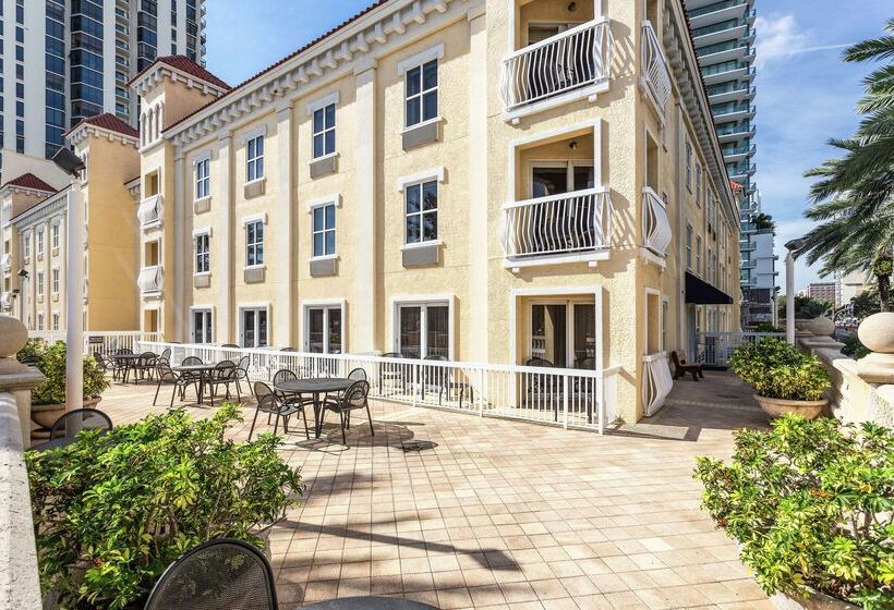 فندق Hampton Inn & Suites St. Petersburg/downtown
