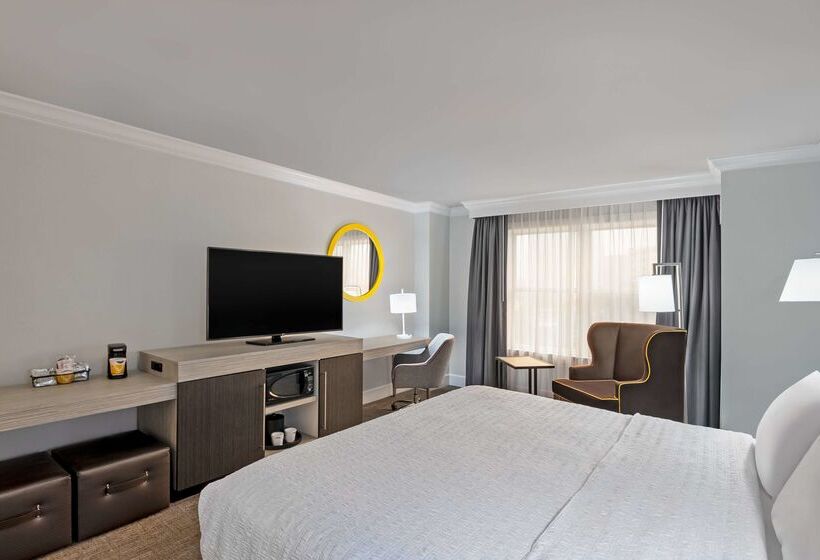 هتل Hampton Inn & Suites Stamford