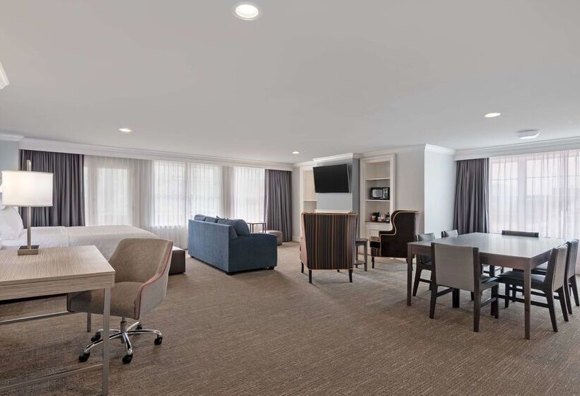 هتل Hampton Inn & Suites Stamford