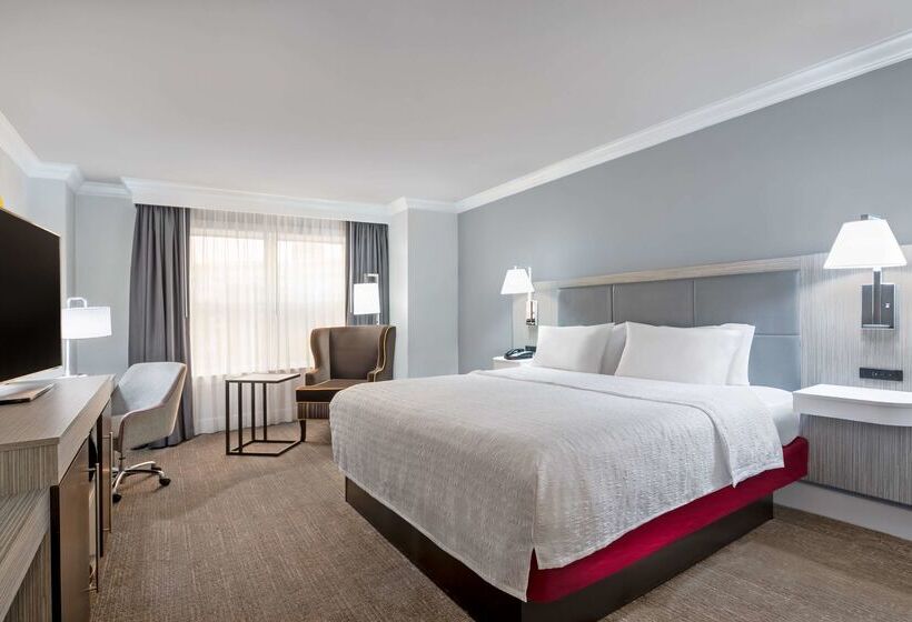 هتل Hampton Inn & Suites Stamford