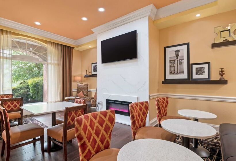 هتل Hampton Inn & Suites Stamford