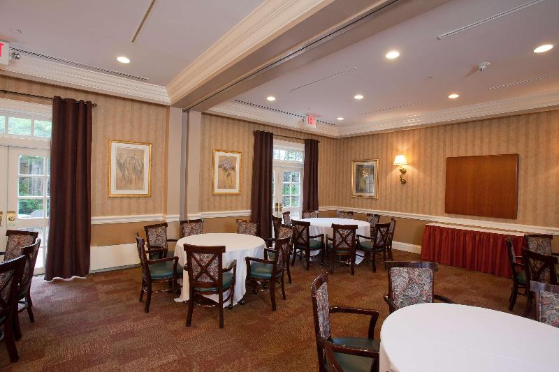 هتل Hampton Inn & Suites Stamford