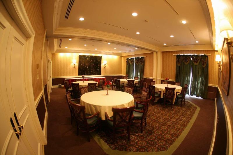 هتل Hampton Inn & Suites Stamford