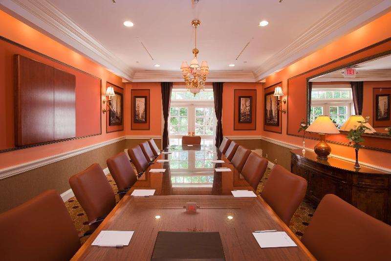 هتل Hampton Inn & Suites Stamford