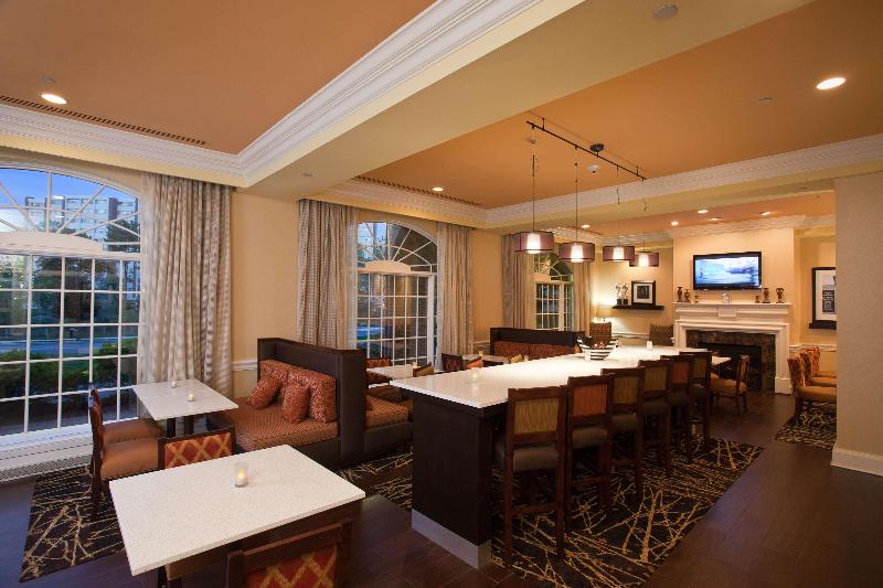 هتل Hampton Inn & Suites Stamford