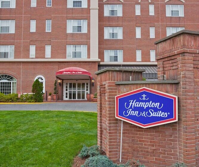 هتل Hampton Inn & Suites Stamford